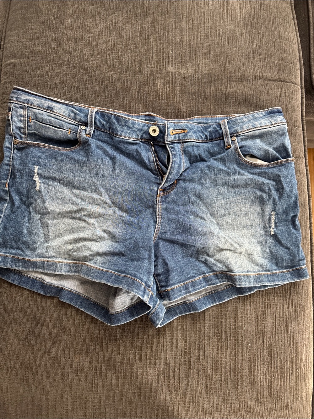 RW&CO. Light-Mid Wash Distressed Denim Shorts